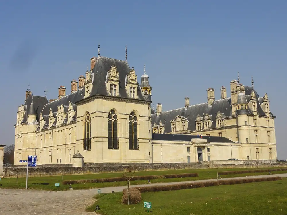le château d’Écouen — Méry-sur-Oise, secteur d’intervention anti-nuisibles de SecuriPest